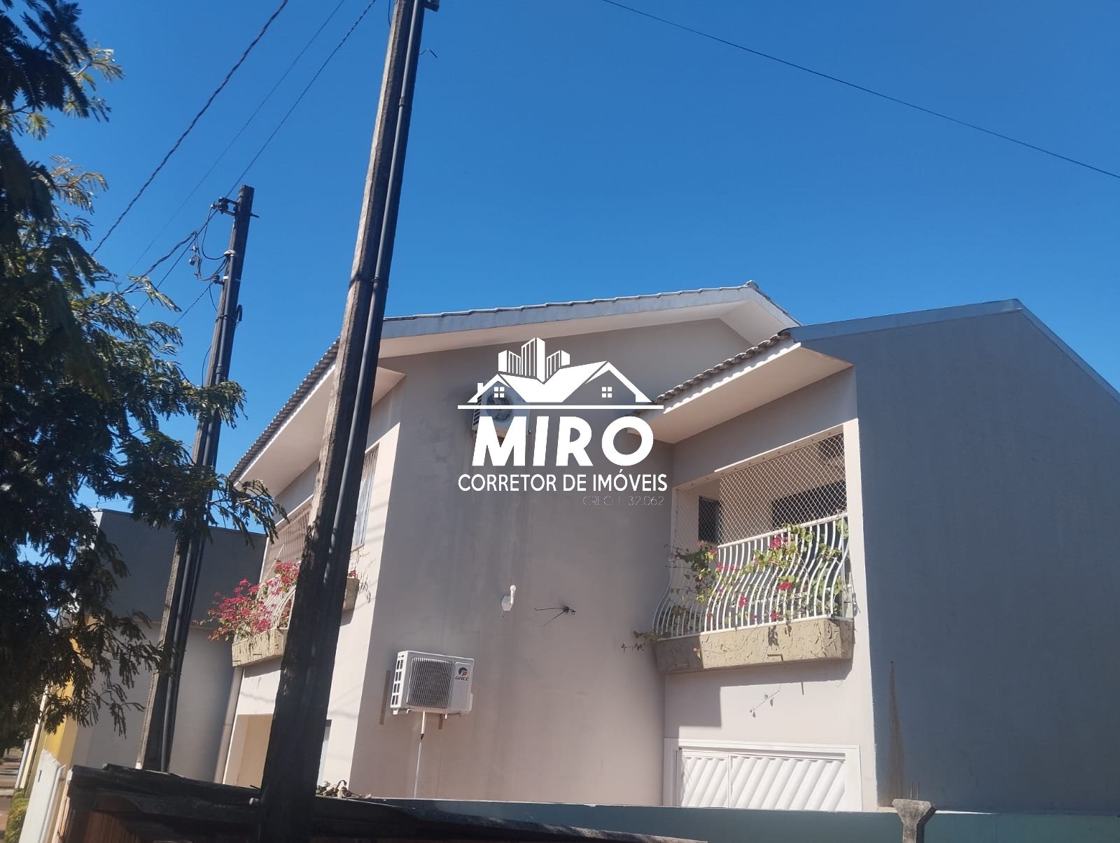 Imagem 3 de Sobrado e Sala Comercial à Venda no Centro de Missal-PR